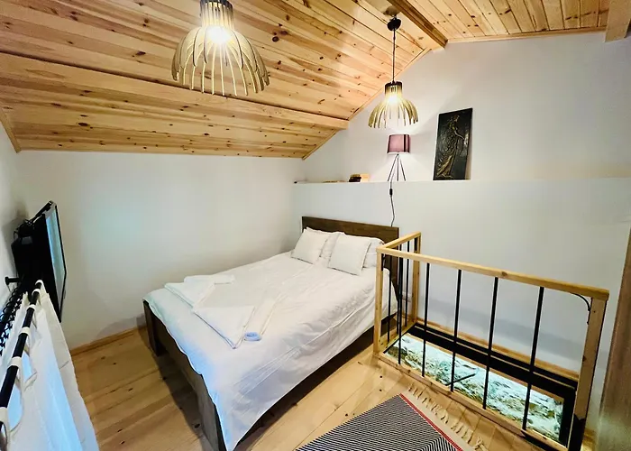 Balloon Boutique House, Centre