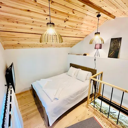 Balloon Boutique House, Centre