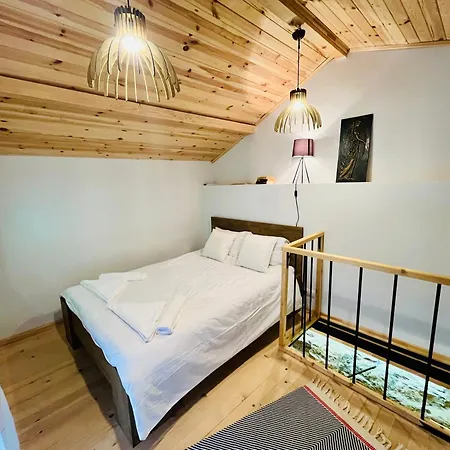 Balloon Boutique House, Centre